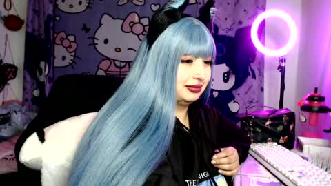 Snapshot of lussyevans_ chatting on July 17, 2026, 8:43 am lussyevans_ online show from July 17, 2026, 8:43 am