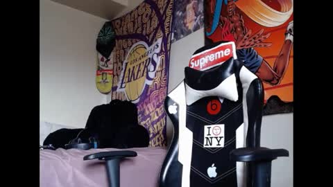 Snapshot of lust_j chatting on December 4, 2024, 4:49 pm LUST online show from December 4, 2024, 4:49 pm