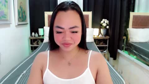 Snapshot of lustfuloffendertrina chatting on January 18, 2025, 11:21 am Trina online show from January 18, 2025, 11:21 am