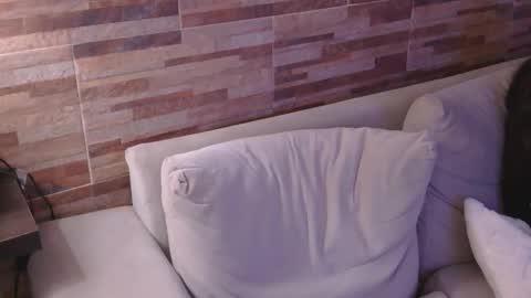 lustonfan online show from April 24, 2026, 2:03 am
