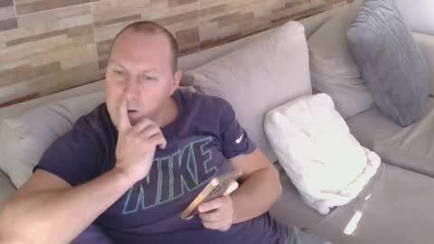 Snapshot of lustonfan chatting on May 11, 2026, 1:28 pm lustonfan online show from May 11, 2026, 1:28 pm