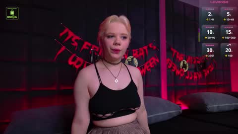 Snapshot of lustyempress chatting on October 22, 2025, 10:59 am SALLY online show from October 22, 2025, 10:59 am