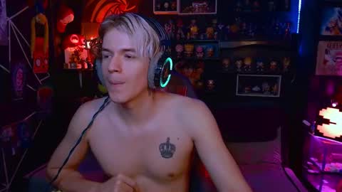 Snapshot of lustymatt chatting on October 17, 2025, 6:38 am lustymatt online show from October 17, 2025, 6:38 am