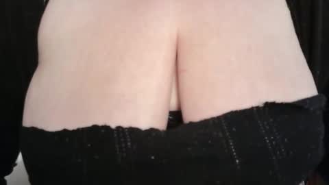 Snapshot of lustytits85 chatting on March 18, 2026, 1:14 pm lustytits85 online show from March 18, 2026, 1:14 pm