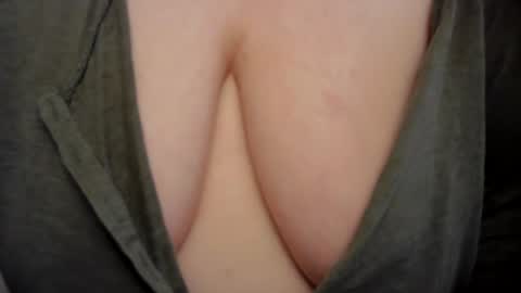 Snapshot of lustytits85 chatting on July 26, 2026, 11:06 am lustytits85 online show from July 26, 2026, 11:06 am