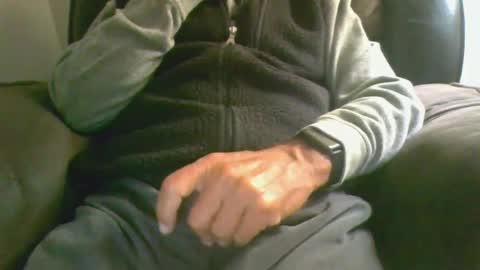 luv269er online show from December 2, 2024, 6:09 am