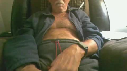 luv269er online show from December 17, 2024, 2:33 am