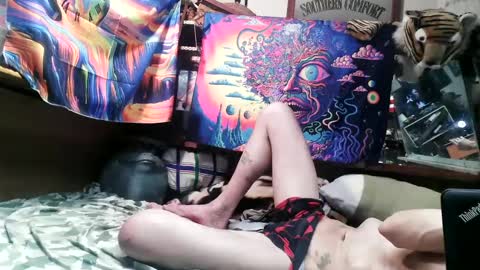 Snapshot of luv2licuplz chatting on February 23, 2025, 9:33 am Luv2licUplz online show from February 23, 2025, 9:33 am