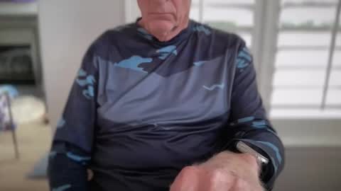 luv2sukcuk online show from October 21, 2025, 2:07 pm