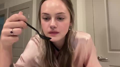 Aimee online show from February 2, 2026, 2:32 am