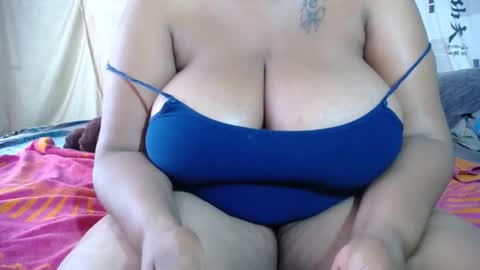 luvcandy85 online show from February 16, 2026, 6:20 am