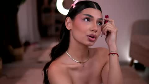 Snapshot of luvcaprice chatting on April 18, 2026, 7:58 pm Caprice online show from April 18, 2026, 7:58 pm