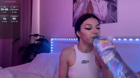 Snapshot of luvlyveronica chatting on July 10, 2026, 9:01 am Veronica online show from July 10, 2026, 9:01 am