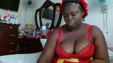 Snapshot of luvsher chatting on December 27, 2024, 10:05 pm Shereena Contact me Sherbunnyboo online show from December 27, 2024, 10:05 pm