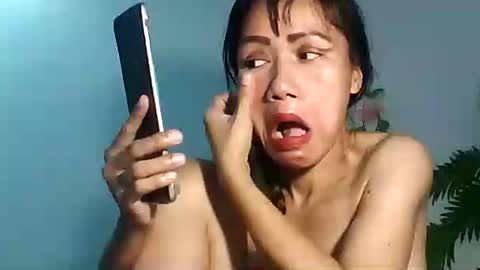 Bee Bee online show from October 1, 2025, 5:08 pm