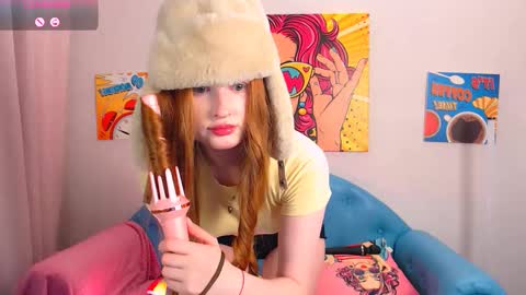 lux_angel online show from September 12, 2025, 1:33 pm