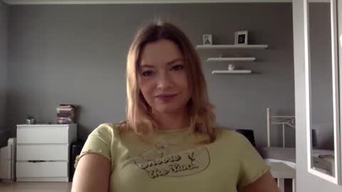 Millie online show from October 10, 2025, 1:54 pm