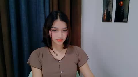 queen lux online show from July 12, 2026, 12:34 am