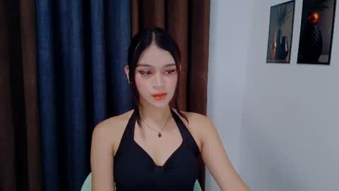 queen lux online show from July 14, 2026, 10:48 pm
