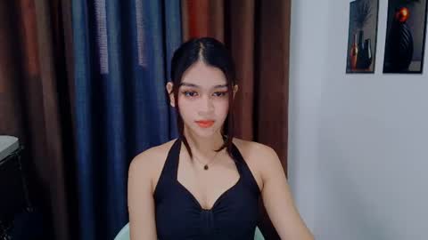 queen lux online show from July 20, 2026, 11:40 pm