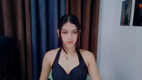 queen lux online show from July 24, 2026, 4:21 am