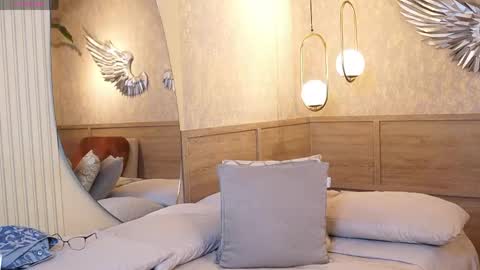 Luxa  online show from April 17, 2026, 1:03 pm