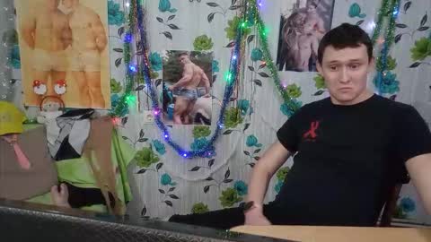 Snapshot of luxeboy_ chatting on January 17, 2026, 10:35 pm Mike online show from January 17, 2026, 10:35 pm