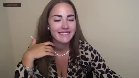 Snapshot of luxie_queen chatting on July 21, 2026, 12:18 pm Katie online show from July 21, 2026, 12:18 pm