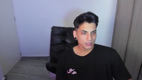 Snapshot of luxrx chatting on June 27, 2026, 6:24 pm luxrx online show from June 27, 2026, 6:24 pm