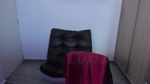 Snapshot of luxrx chatting on July 5, 2026, 6:37 pm luxrx online show from July 5, 2026, 6:37 pm