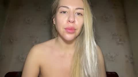 LuxSonyaStar online show from December 13, 2025, 9:31 pm