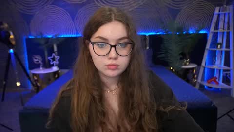 Snapshot of luxsopphia_ chatting on September 27, 2025, 5:45 am luxsopphia_ online show from September 27, 2025, 5:45 am