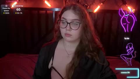 Snapshot of luxsopphia_ chatting on October 10, 2025, 1:43 pm luxsopphia_ online show from October 10, 2025, 1:43 pm