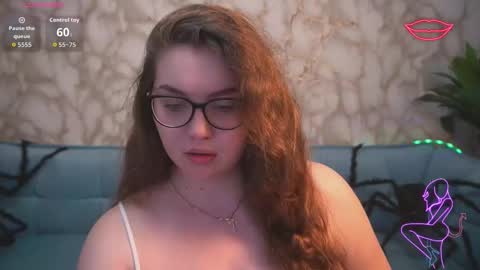 Snapshot of luxsopphia_ chatting on October 30, 2025, 8:20 pm luxsopphia_ online show from October 30, 2025, 8:20 pm