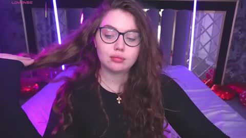 luxsopphia_ online show from February 16, 2026, 8:27 pm