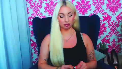 Luxuriaa online show from October 12, 2025, 7:24 pm