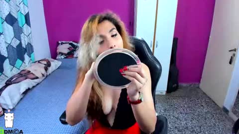 Vanessa ---  online show from October 12, 2025, 9:47 pm