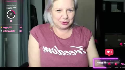 Luxury White online show from January 31, 2025, 6:57 pm