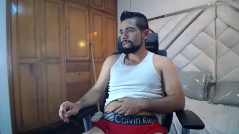 Lesly And Arnold online show from January 24, 2025, 3:45 pm