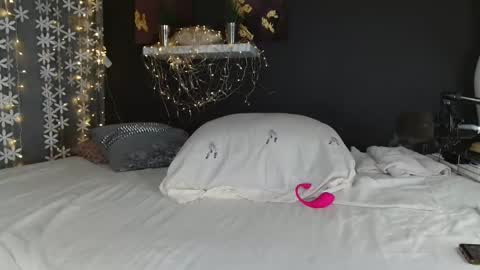 Lux for your fun online show from December 13, 2024, 7:25 am