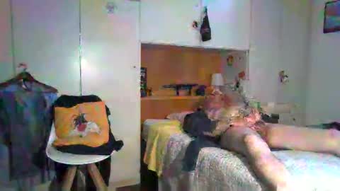 Snapshot of luxx72boy chatting on May 2, 2026, 9:14 am luxx72boy online show from May 2, 2026, 9:14 am
