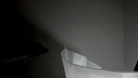 Lux online show from April 18, 2026, 6:34 pm