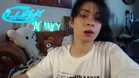 Snapshot of luxxxthefox chatting on September 10, 2025, 10:21 pm LuxxxTheFox online show from September 10, 2025, 10:21 pm