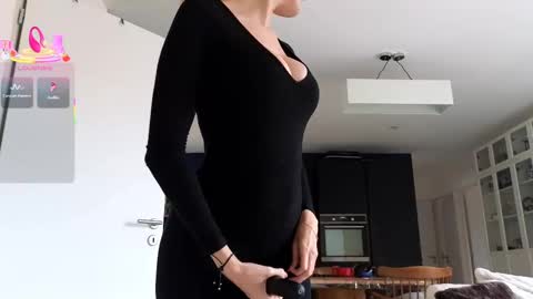 Luxymin online show from March 11, 2025, 1:23 pm