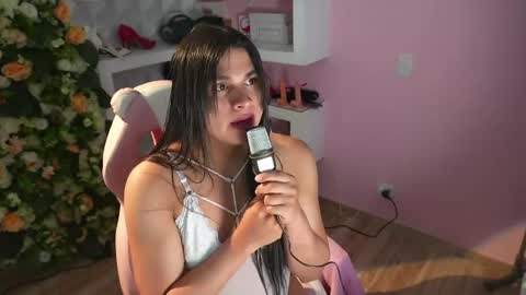 Luz online show from May 19, 2026, 4:35 pm