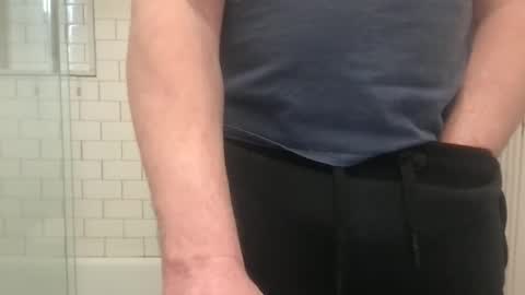 lvguynextdoor440656 online show from February 15, 2026, 7:54 pm