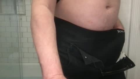 lvguynextdoor440656 online show from April 8, 2026, 9:26 pm