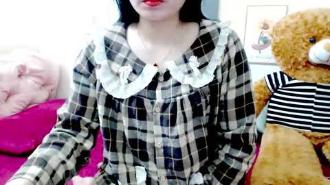 Snapshot of ly_ly2005 chatting on December 16, 2025, 7:24 am im mai online show from December 16, 2025, 7:24 am