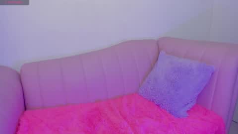 LYA DUBOIS  online show from February 7, 2026, 10:24 pm