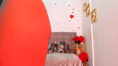 LyaBloom online show from April 13, 2026, 4:12 pm